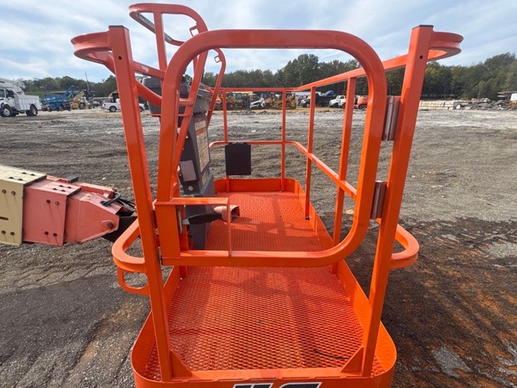 2006-jlg-600s-image-20