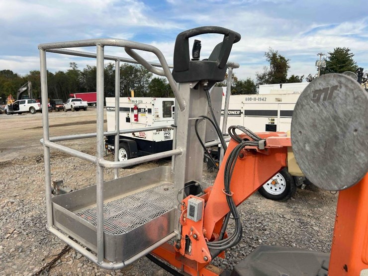 2018-jlg-t350-image-22