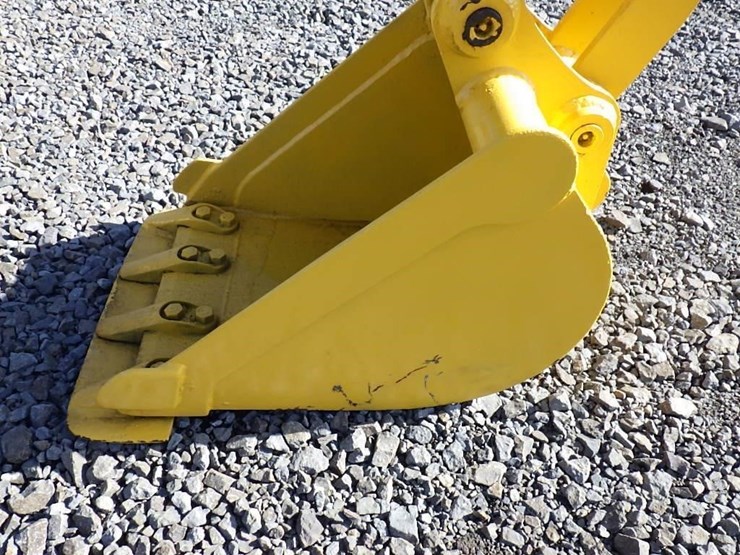 komatsu-pc28uu-image-22