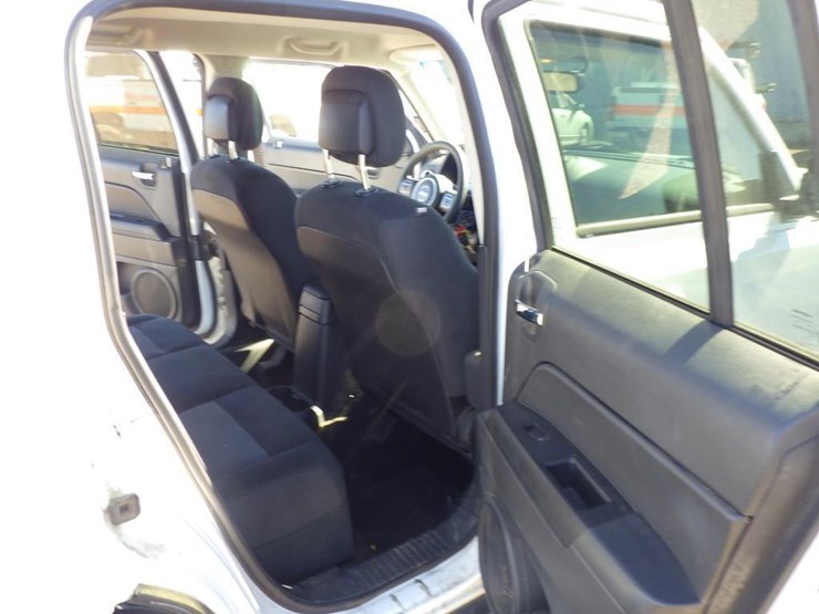 2016-jeep-patriot-image-8