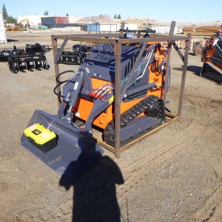 TPM T460 Skid Steer Track Loader