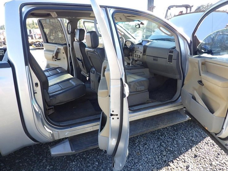 2004-nissan-titan-image-11
