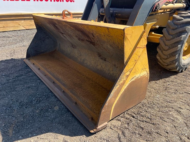 deere-410l-image-9