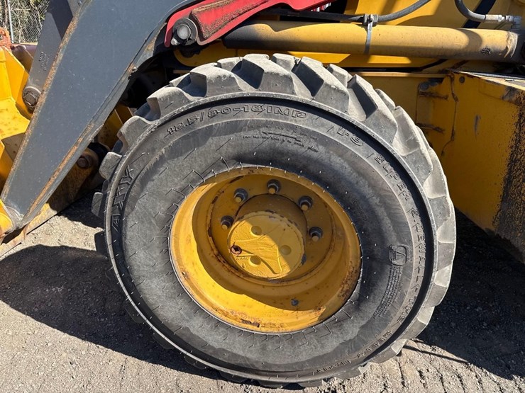 deere-410l-image-10