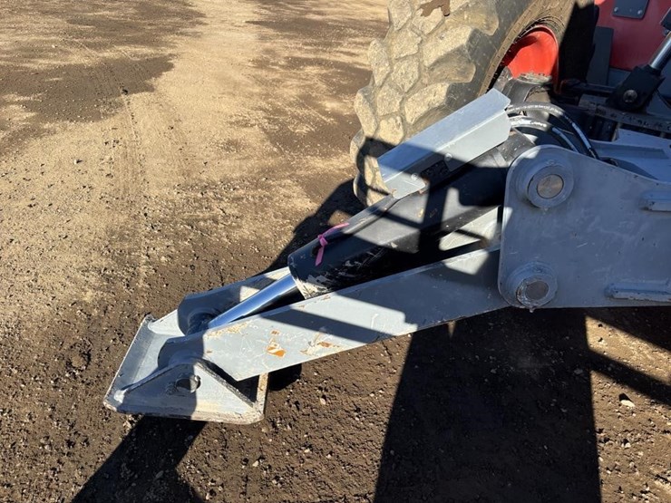 2019-skyjack-sj1056th-image-18