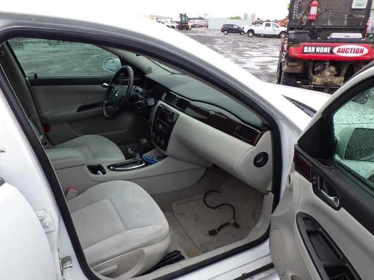 2013-chevrolet-impala-sedan-image-6