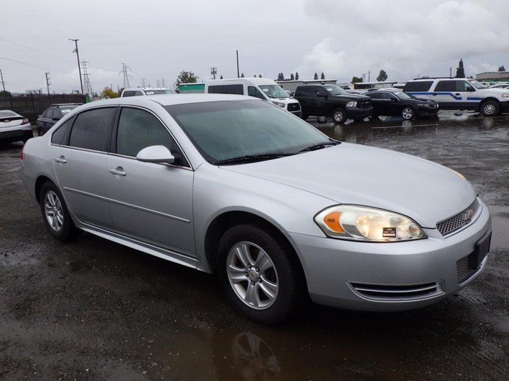 2013-chevrolet-impala-sedan-image-2