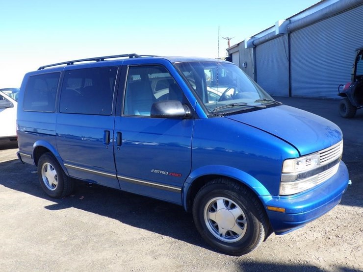 1995-chevrolet-astro-image-2