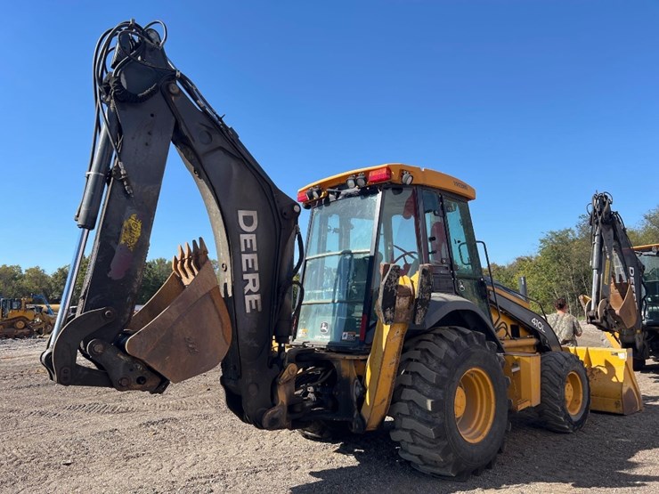 deere-410l-image-4