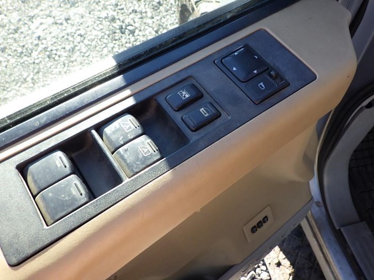 2004-nissan-titan-image-19