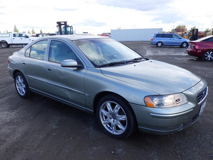 2006-volvo-s60-sedan-image-2