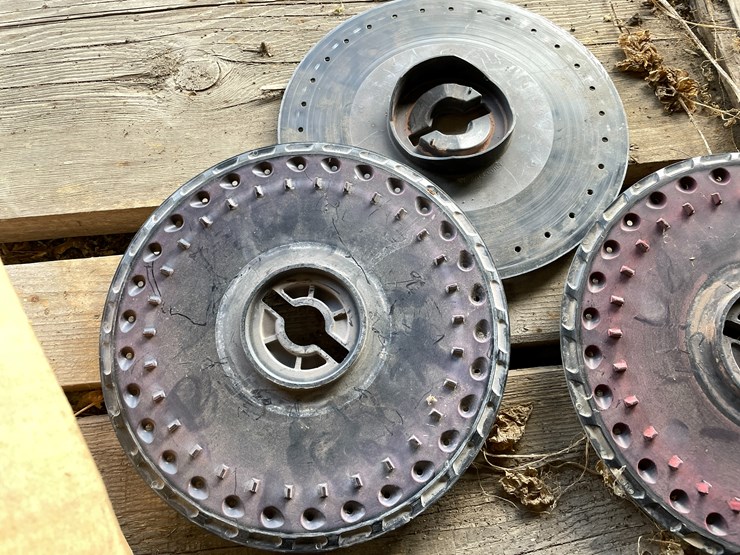 #4488-•-seed-plates-for-john-deere-7200-planter-image-7