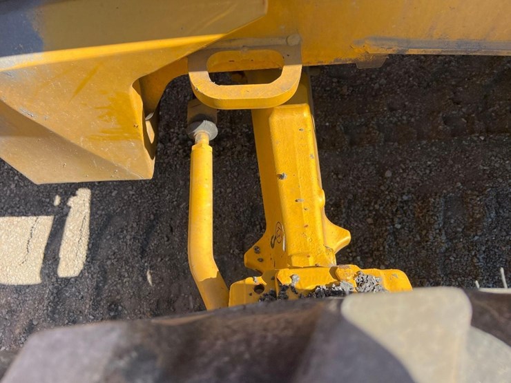 deere-410l-image-12