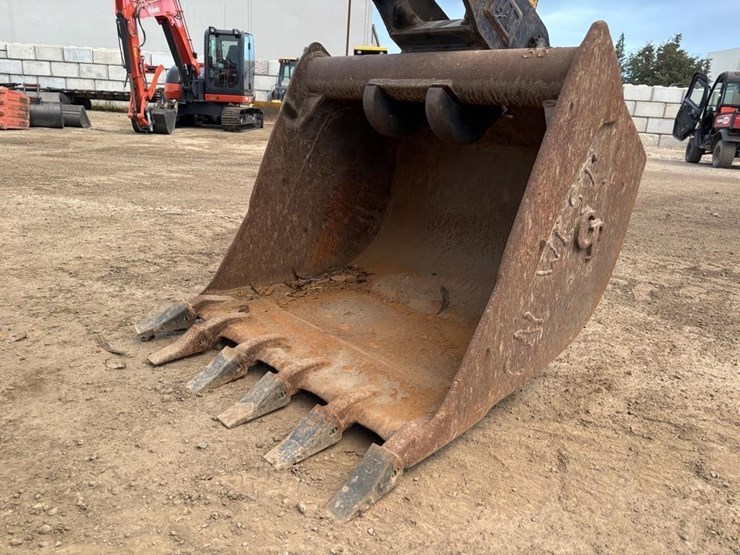 caterpillar-420f2-image-17