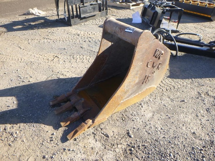 wr-18"-excavator-bucket-w/teeth-image-1