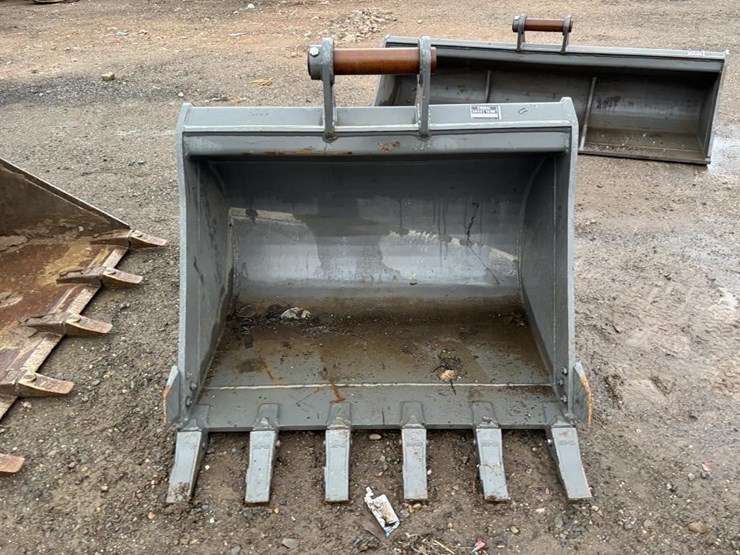 kubota-41"-excavator-bucket-w/teeth-image-5
