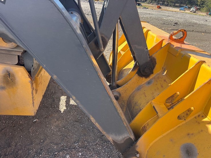 deere-410l-image-29