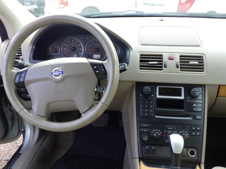 2004-volvo-xc90-image-9