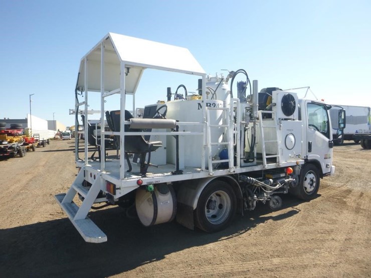 2008-gmc-w5500-image-3