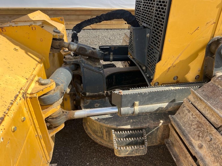 2019-deere-450k-lgp-image-10