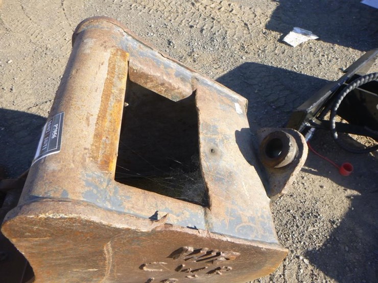 wr-18"-excavator-bucket-w/teeth-image-5