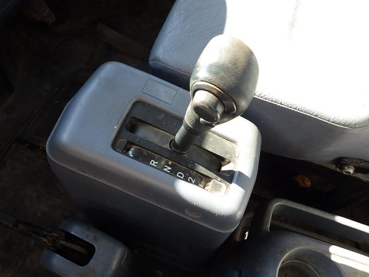 2005-hino-185-image-20