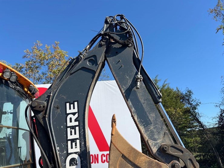 deere-410l-image-30