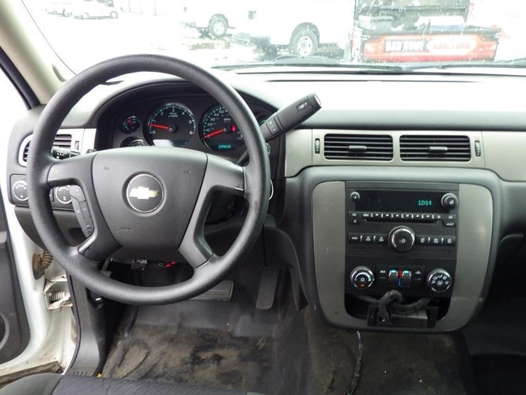 2014-chevrolet-tahoe-image-9