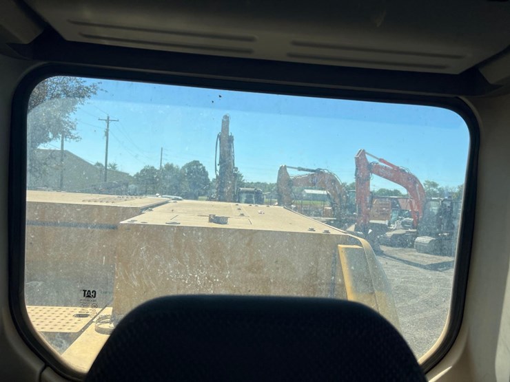 2019-caterpillar-336gc-image-40