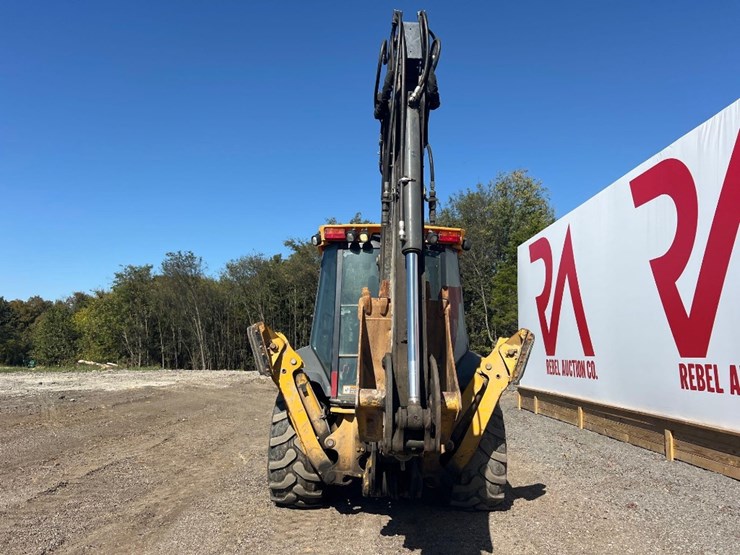 deere-410l-image-3