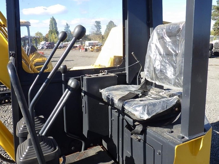 komatsu-pc28uu-image-31