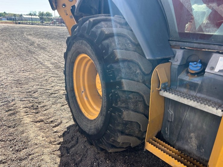 deere-410l-image-17