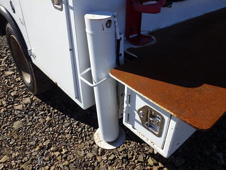 2000-ford-f550-image-16