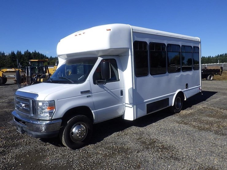 2015-ford-e350-image-1