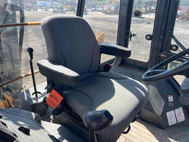 deere-410l-image-28