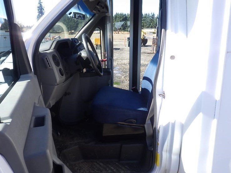2015-ford-e350-image-7