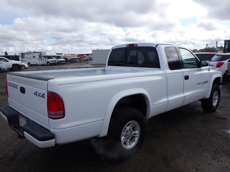 2000-dodge-dakota-image-3
