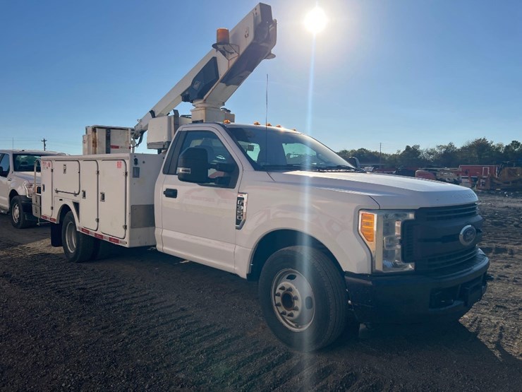 2017-ford-f350-xl-image-5