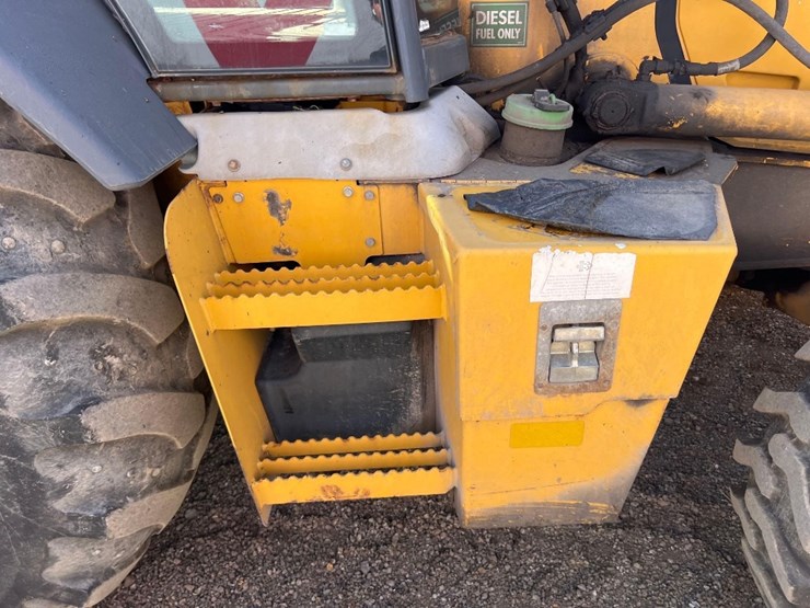 deere-410l-image-26