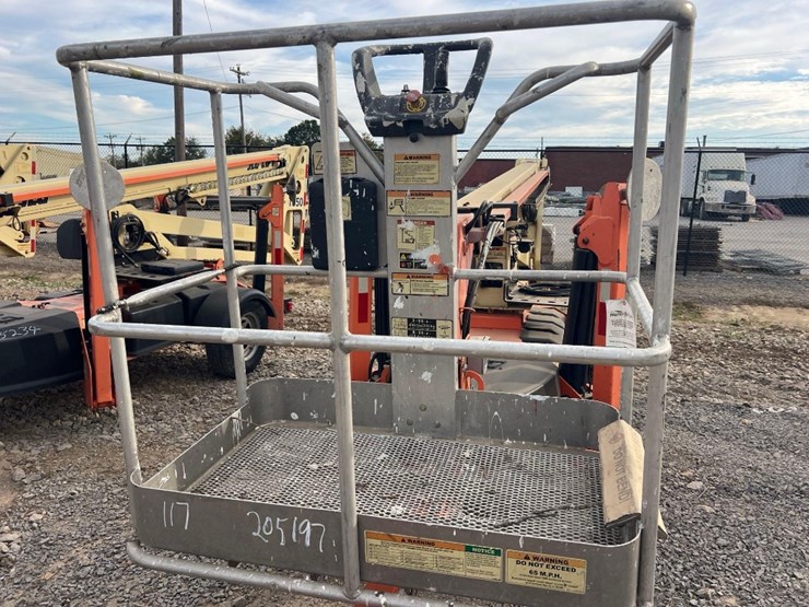 2018-jlg-t350-image-8