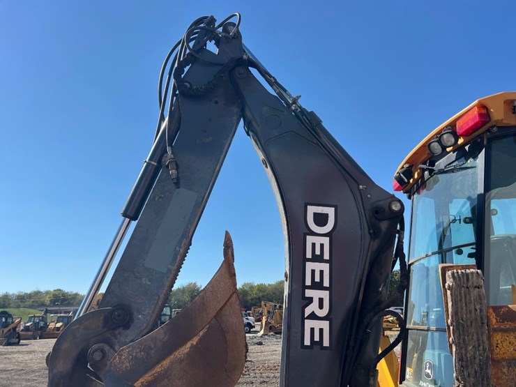 deere-410l-image-33