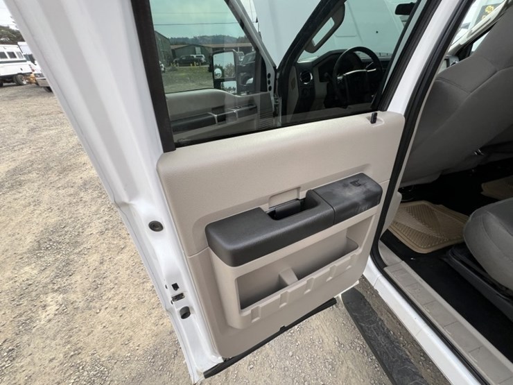 2010-ford-f350-xlt-image-22