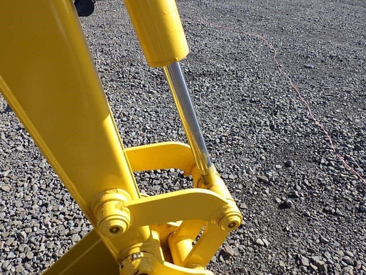 komatsu-pc28uu-image-20