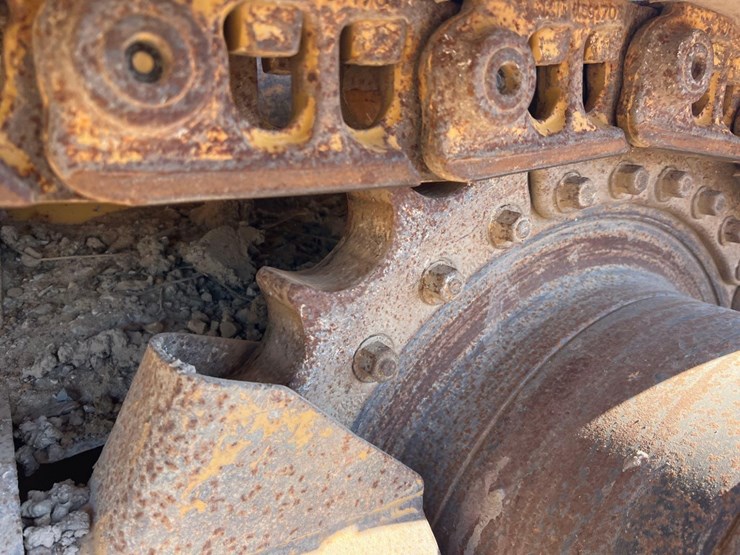caterpillar-d4k-xl-image-10