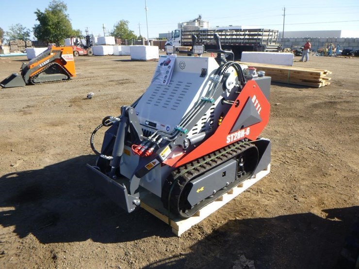 battler-st28h-6-skid-steer-track-loader-image-1
