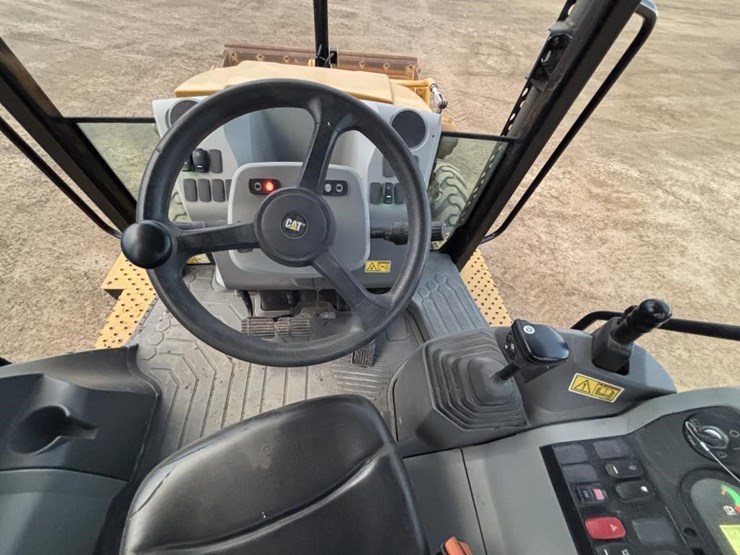 caterpillar-420f2-image-37