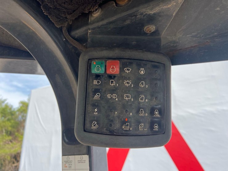 2019-deere-450k-lgp-image-32