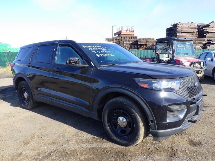2022-ford-explorer-image-2
