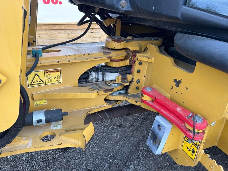 2018-caterpillar-908m-image-16