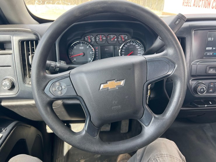 2019-chevrolet-silverado-image-24